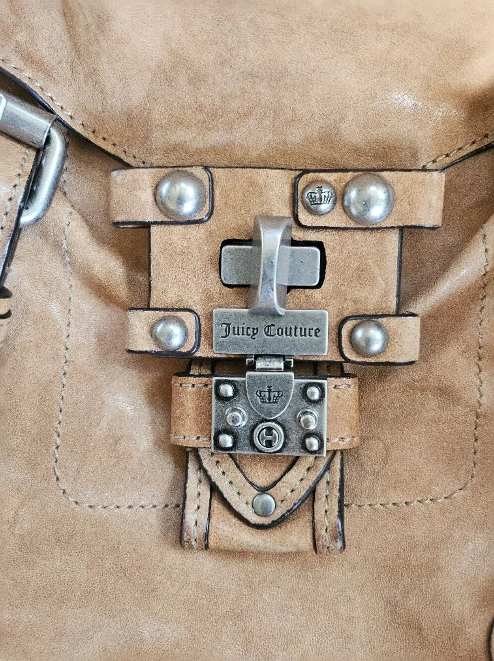 Vtg 2010 Juicy Couture Tan Leather Hobo Shoulder Bag Pad Lock Series Nice